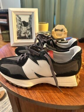 New Balance 327 Sneaker in Black, Gray and White